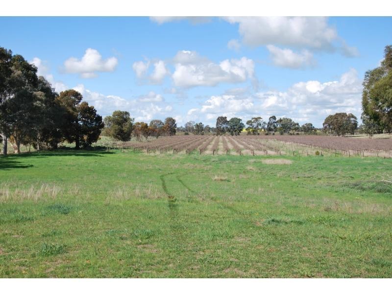 74 Quicks Road, Barooga NSW 3644