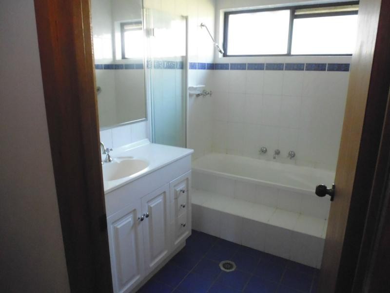 13 Kamarooka Street, Barooga NSW 3644