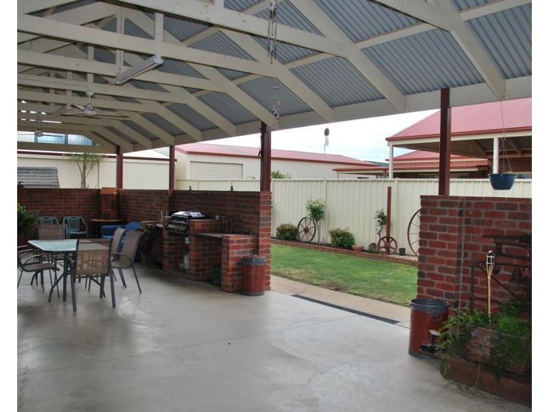 14 Gattuso Drive, Cobram VIC 3644