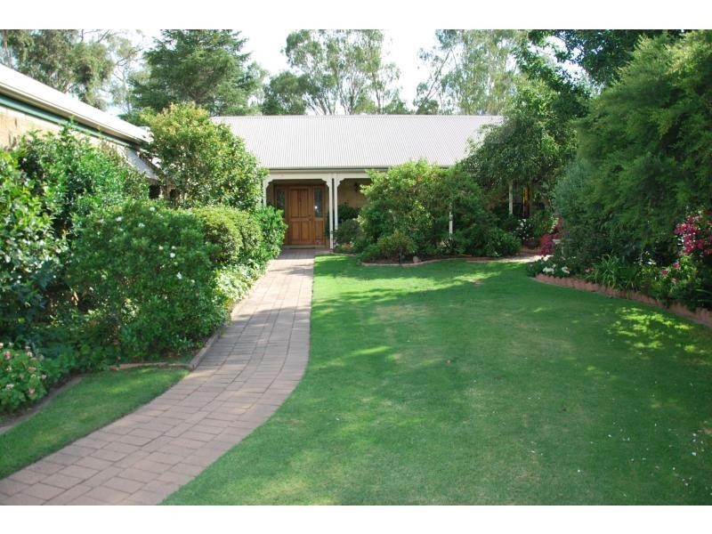 20 Burke Court, Cobram VIC 3644
