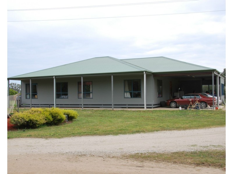 111 Murray Road, Koonoomoo VIC 3644