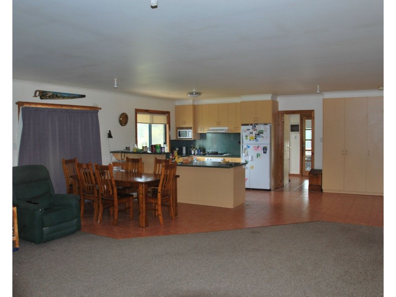 111 Murray Road, Koonoomoo VIC 3644