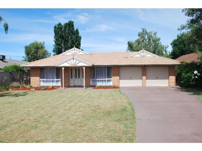 17 Arramagong Street, Barooga NSW 3644
