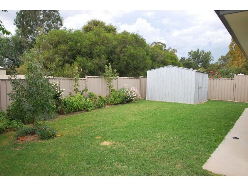 15 Johns Drive, Barooga NSW 3644