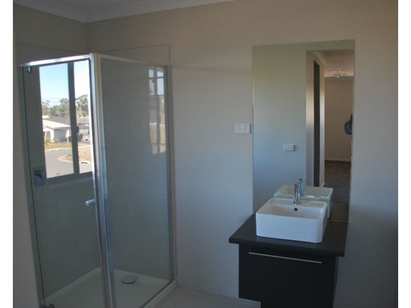 8 Mavis Steward Drive, Barooga VIC 3644