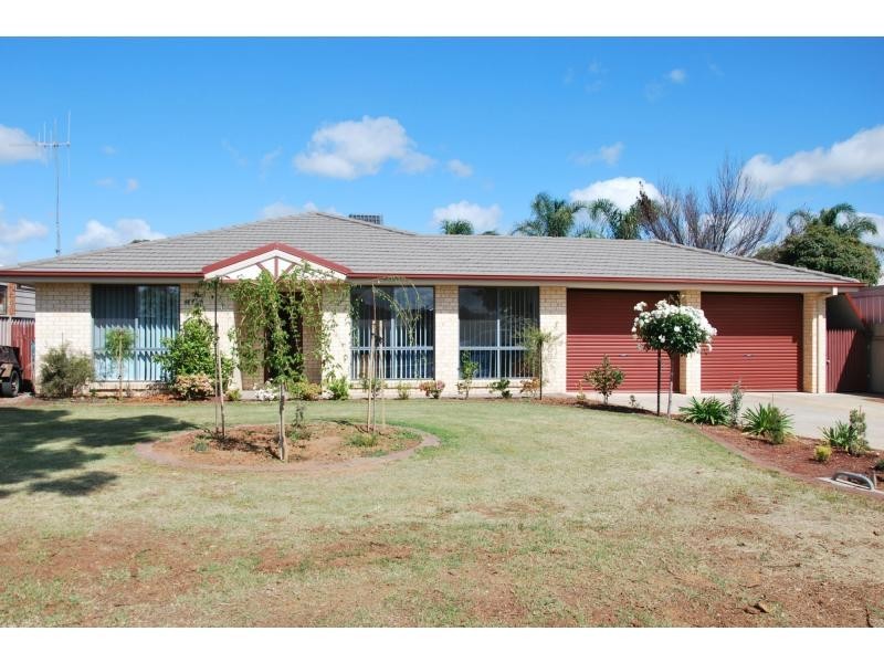 9 Sturt Street, Cobram VIC 3644