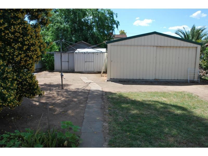 15 Pine Street, Cobram VIC 3644