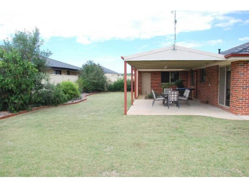 3 Victoria Avenue, Barooga NSW 3644