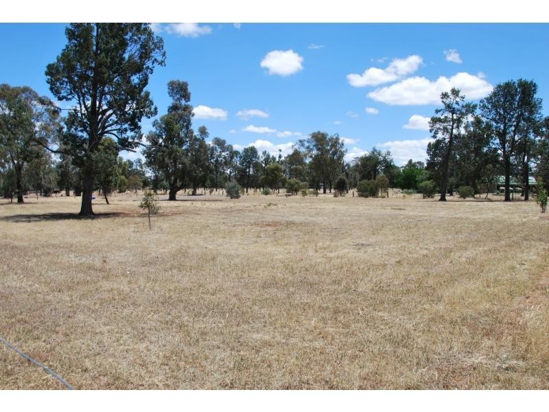 32 Racecourse Road, Berrigan NSW 2712