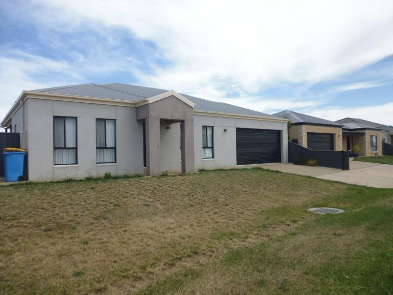 3 Rivertown Grove, Cobram VIC 3644