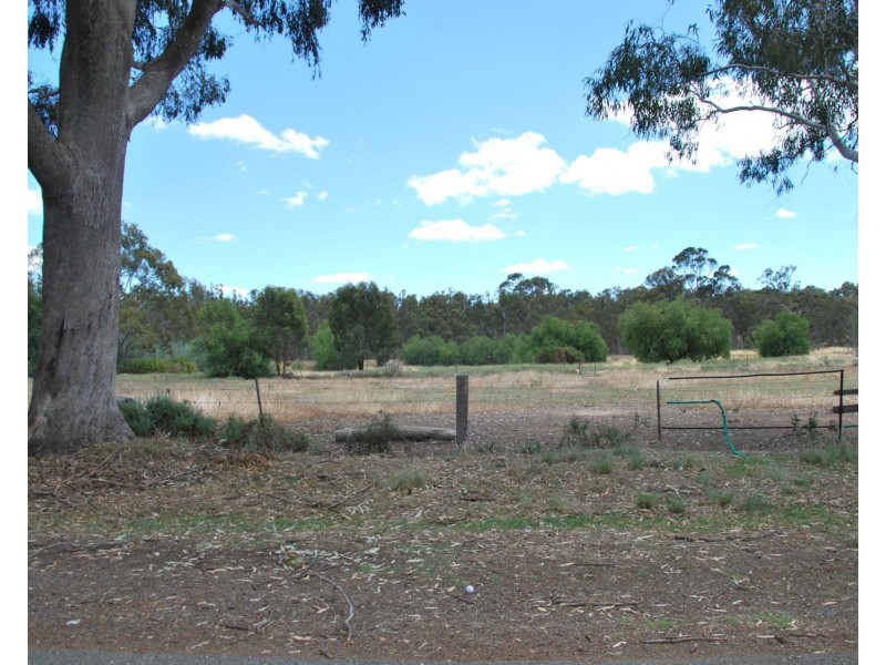 Cnr Manse & Sims Road, Cobram VIC 3644