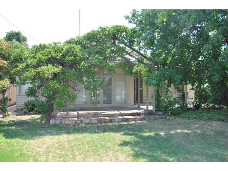 33 Cobram Street, Berrigan NSW 2712