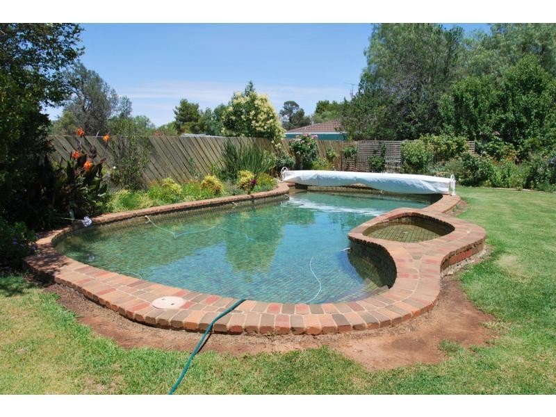 33 Cobram Street, Berrigan NSW 2712