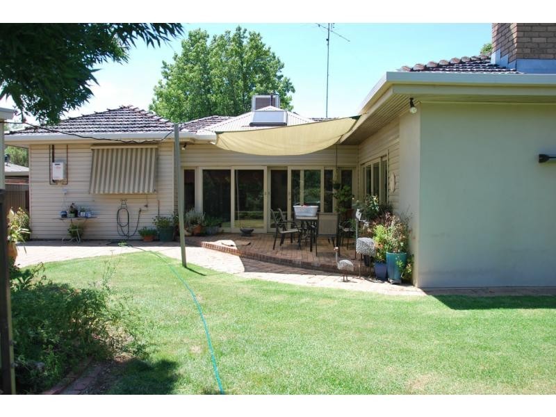 33 Cobram Street, Berrigan NSW 2712