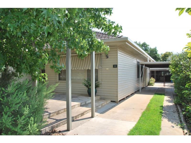 33 Cobram Street, Berrigan NSW 2712