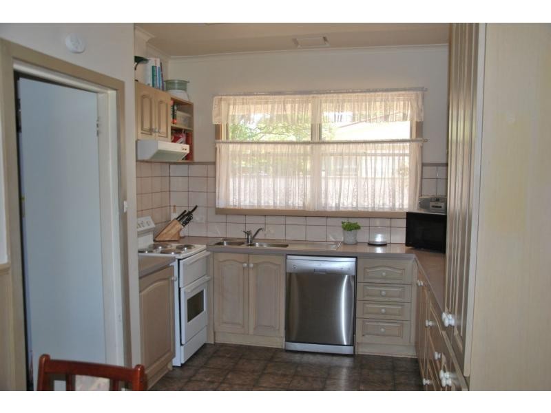 17 Glenavon Avenue, Cobram VIC 3644