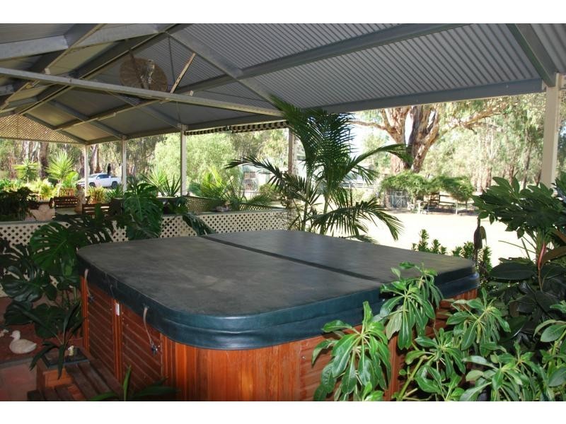 7316 Goulburn Valley Highway, Koonoomoo VIC 3644