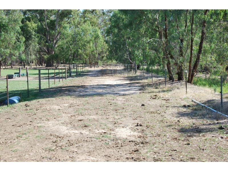 7316 Goulburn Valley Highway, Koonoomoo VIC 3644