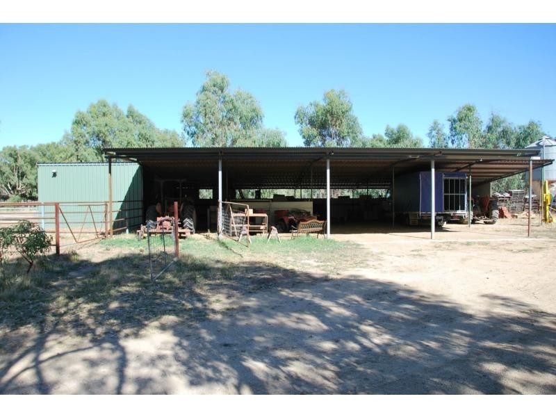 7316 Goulburn Valley Highway, Koonoomoo VIC 3644