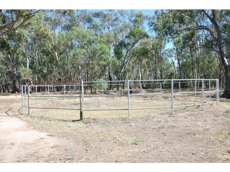 7316 Goulburn Valley Highway, Koonoomoo VIC 3644