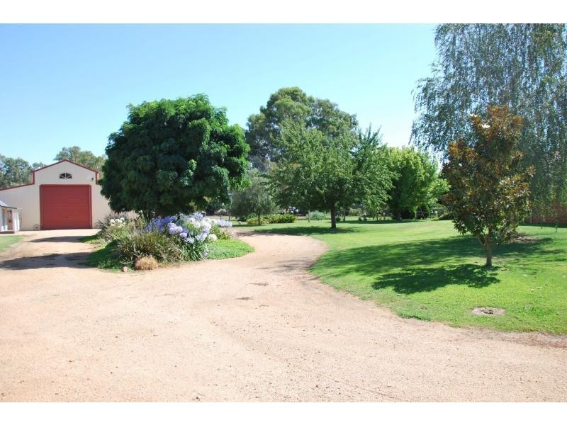 2 Muscara Court, Yarroweyah VIC 3644