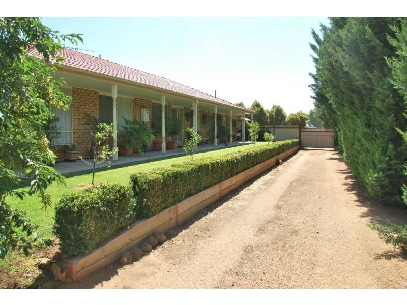 2 Muscara Court, Yarroweyah VIC 3644