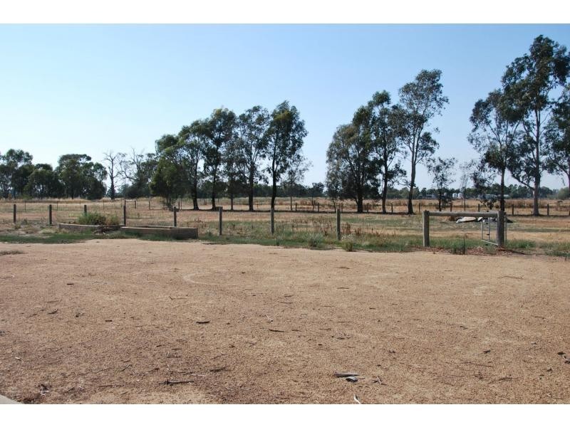 7 Ross Road, Muckatah VIC 3644