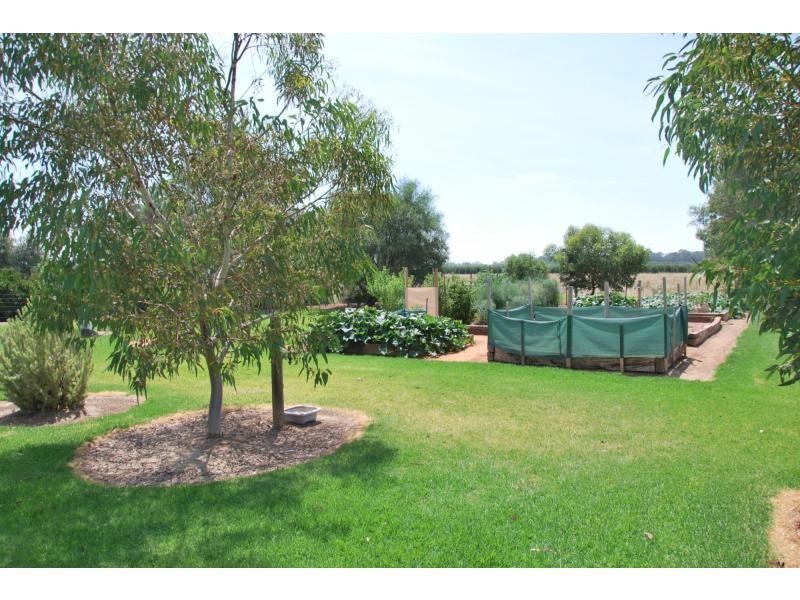 4 Muscara Court, Yarroweyah VIC 3644