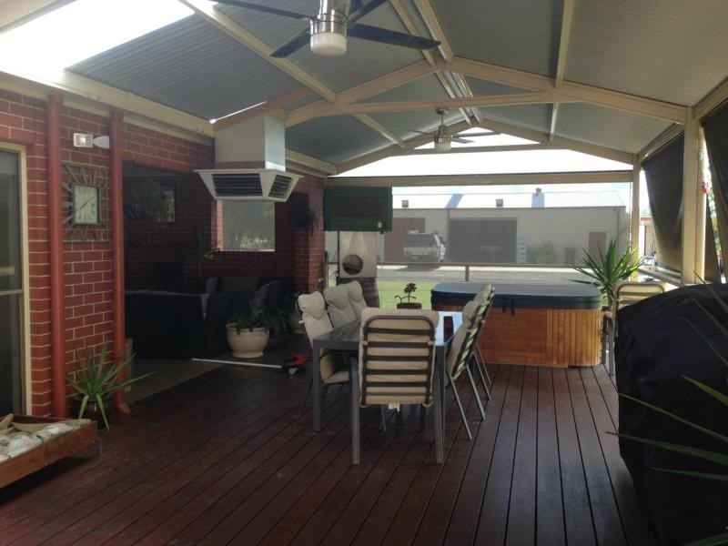 21 Ritchie Road, Cobram VIC 3644