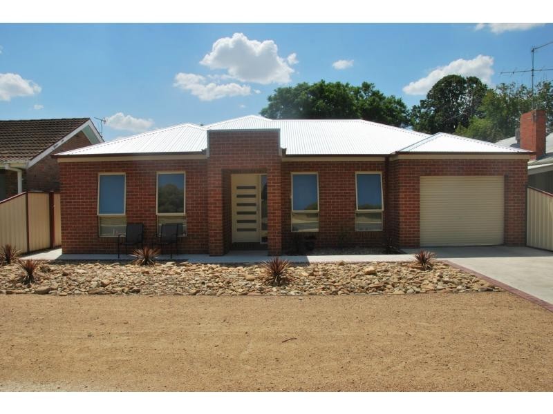 5B Glenavon Avenue, Cobram VIC 3644