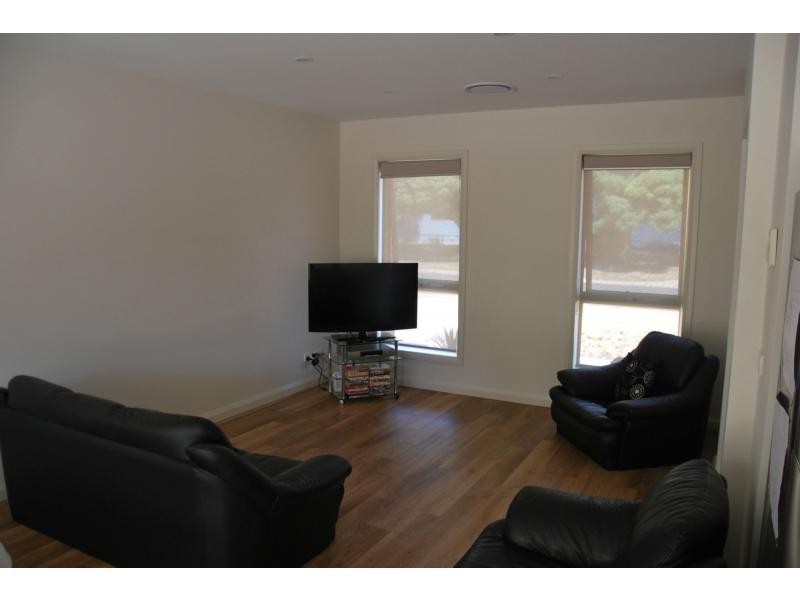 5B Glenavon Avenue, Cobram VIC 3644