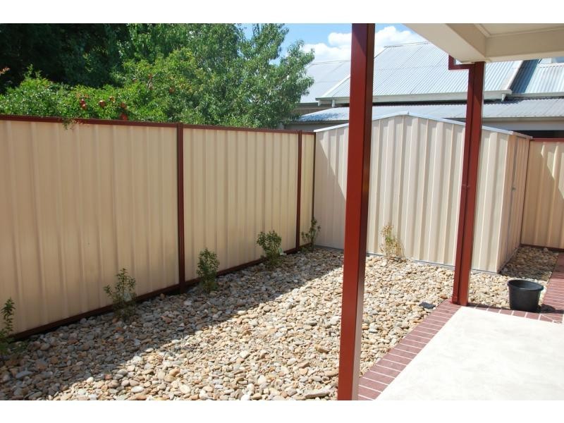 5B Glenavon Avenue, Cobram VIC 3644