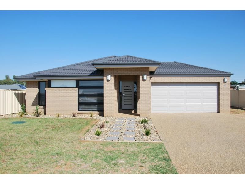 8 Ivie Street, Barooga VIC 3644