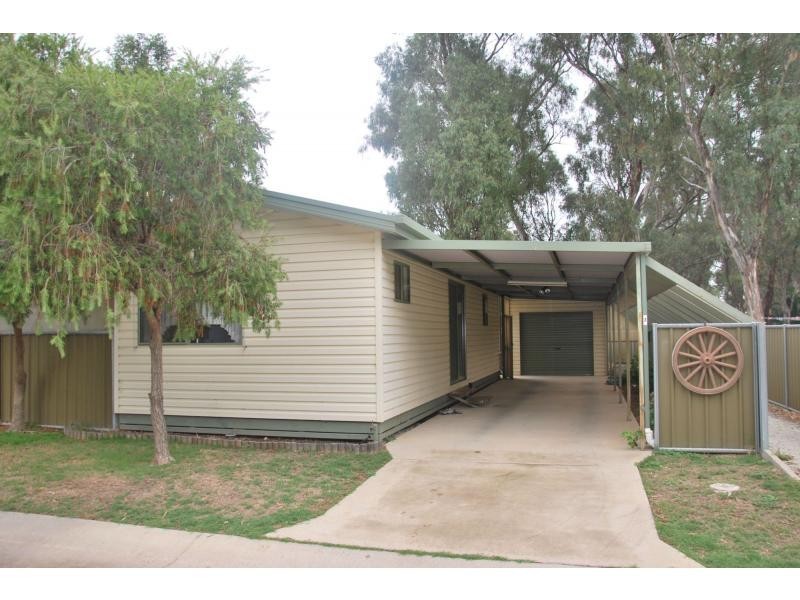 7 Lakeside Drive, Oasis Village, Cobram VIC 3644