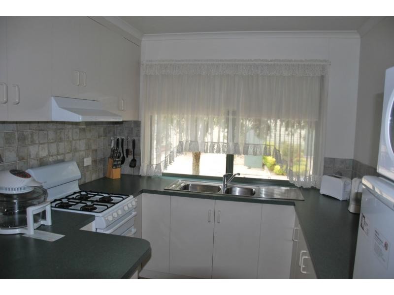 7 Lakeside Drive, Oasis Village, Cobram VIC 3644