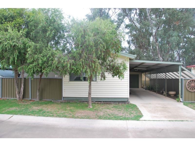 7 Lakeside Drive, Oasis Village, Cobram VIC 3644