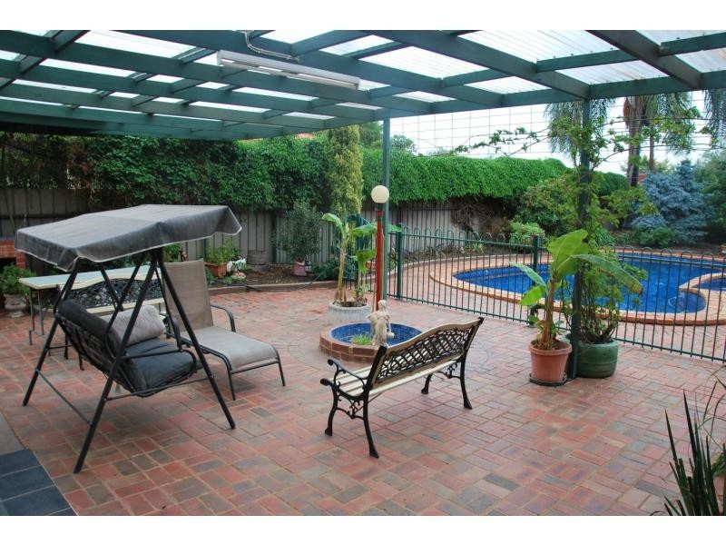 5 Athol White Court, Tocumwal NSW 2714
