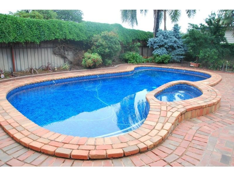 5 Athol White Court, Tocumwal NSW 2714