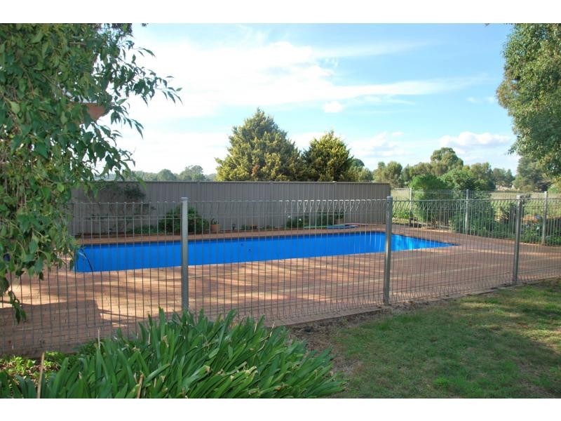 9 Cemetery Road, Cobram East VIC 3644