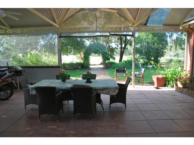 9 Cemetery Road, Cobram East VIC 3644