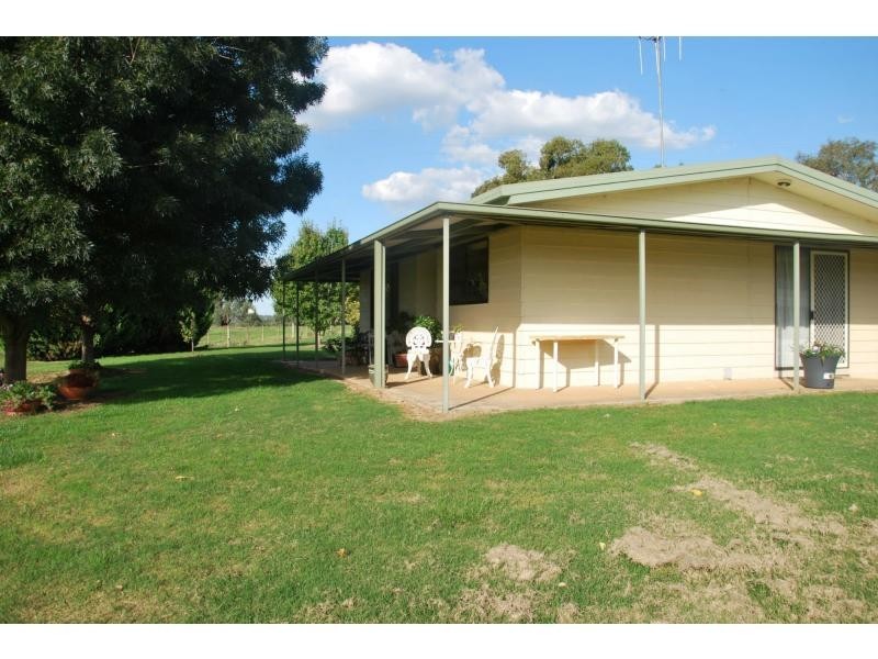 9 Cemetery Road, Cobram East VIC 3644