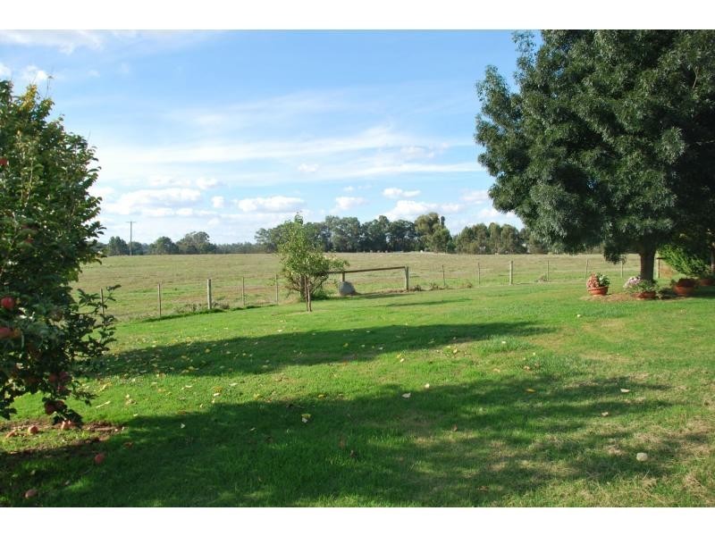 9 Cemetery Road, Cobram East VIC 3644