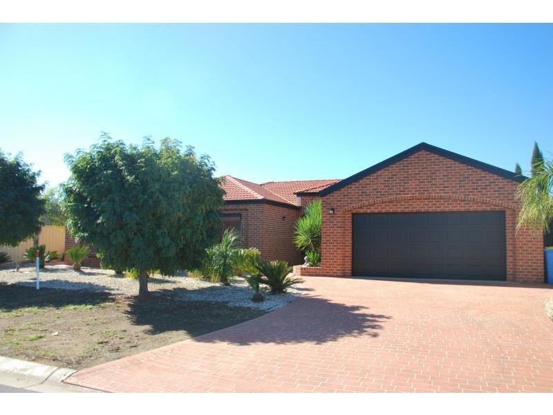 9 Gattuso Drive, Cobram VIC 3644