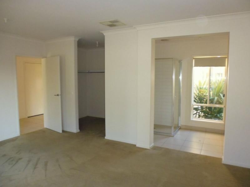 27 Takari Street, Barooga NSW 3644