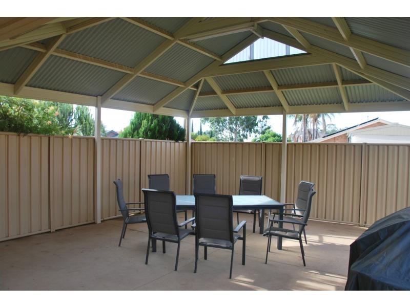 1 Orange Grove, Barooga NSW 3644