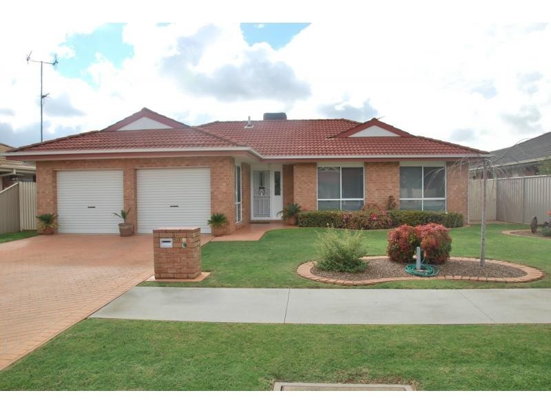 12 Sturt Street, Cobram VIC 3644