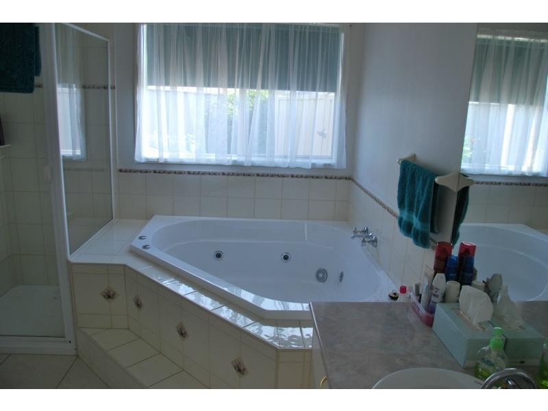 10 Victoria Avenue, Barooga NSW 3644