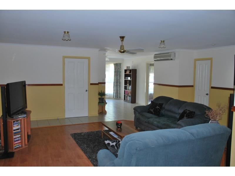 21 Glenavon Avenue, Cobram VIC 3644