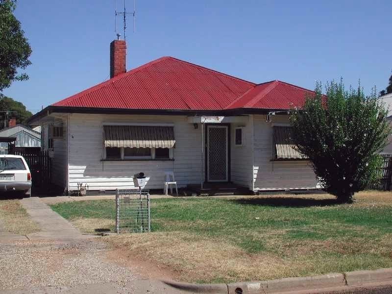 6 Lisfarron Avenue, Cobram VIC 3644