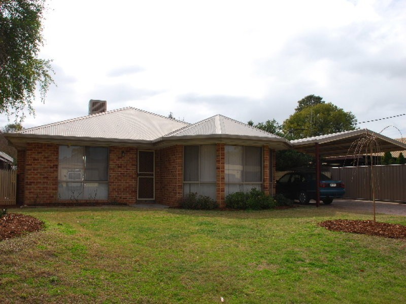 10 Kamarooka Street, Barooga VIC 3644